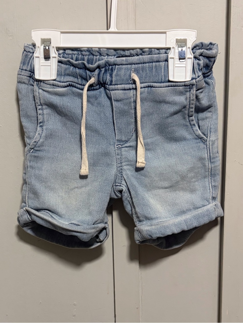 Kids okie dokie shorts size 2t